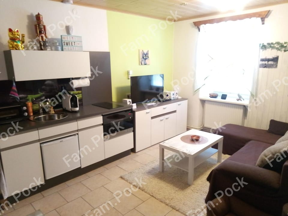 Kitchen or kitchenette, Living room