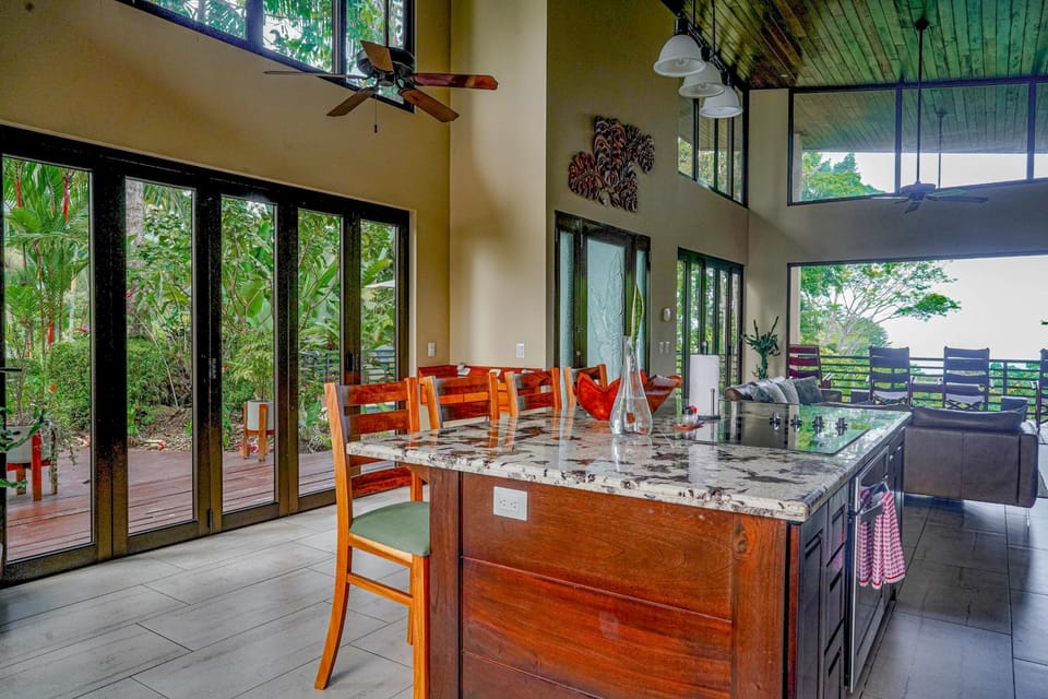Casa Vista Verde House in Bahía Ballena