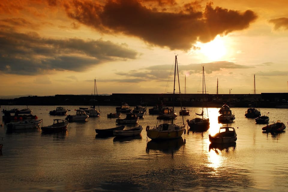 Nearby landmark, Day, Natural landscape, Activities, Other, Lake view, Sea view, Sunrise, Sunset, Family