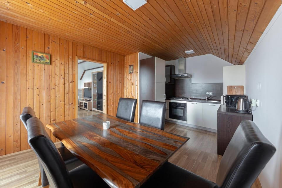Seating area, Dining area, oven, stove, kitchen