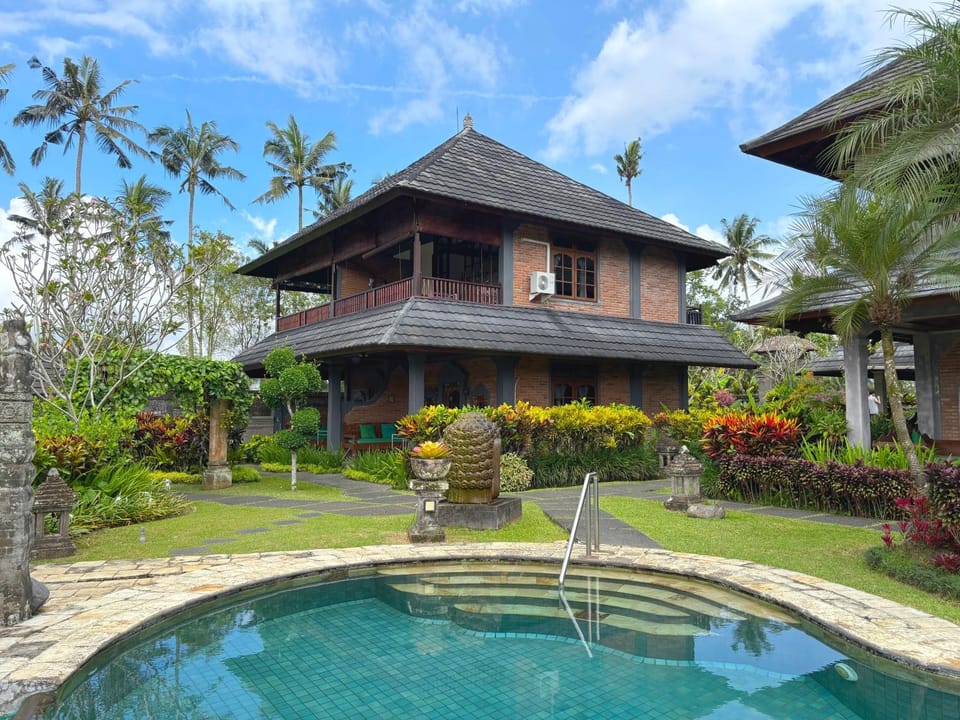 Property building, Swimming pool