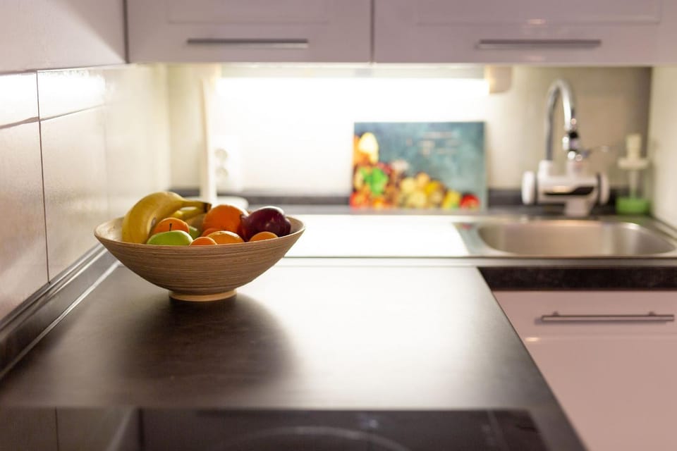 Kitchen or kitchenette, Decorative detail, Communal kitchen, Food
