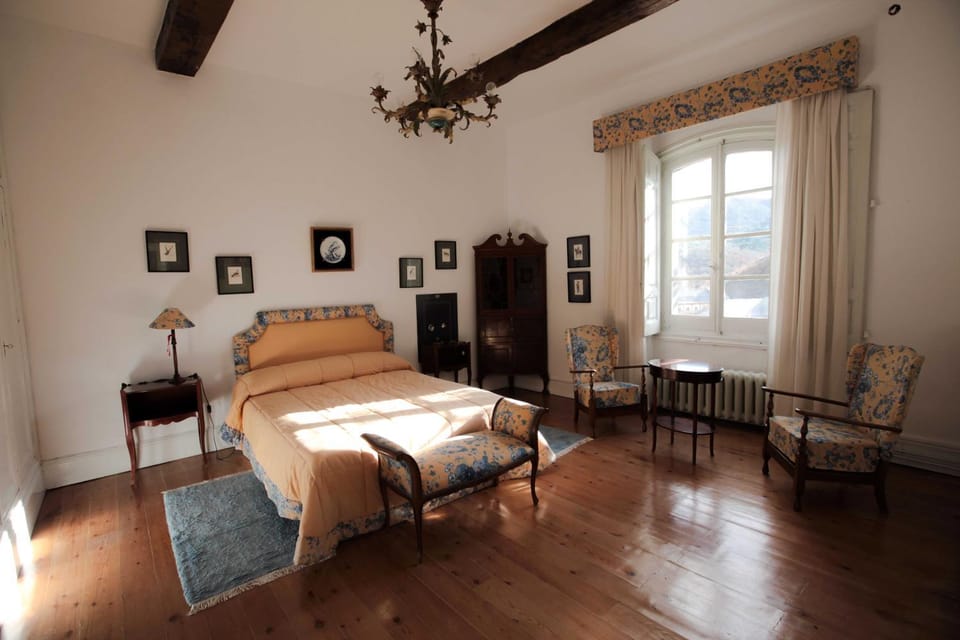 APARTAMENTOS TURÍSTICOS "LA DIRECCIÓN" Country House in Castile and León