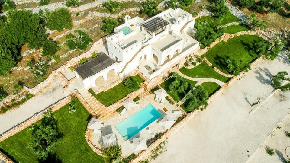 Property building, Day, Bird's eye view, Garden, Garden view, Pool view, Swimming pool