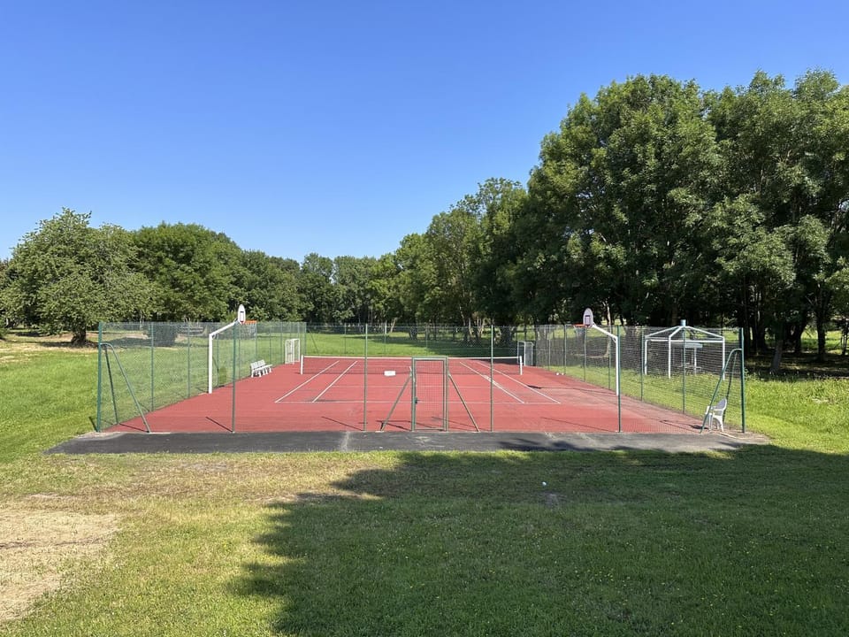 Tennis court