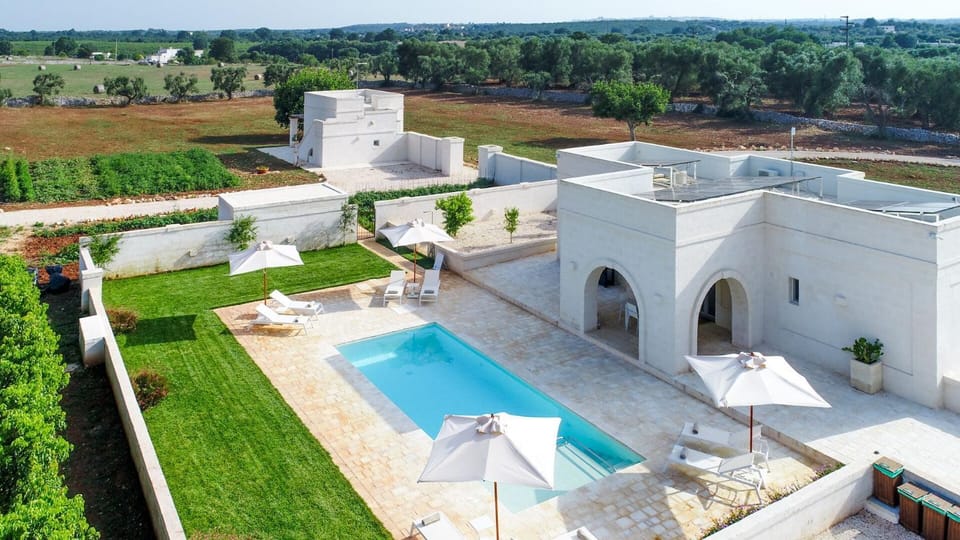 Property building, Pool view, Swimming pool