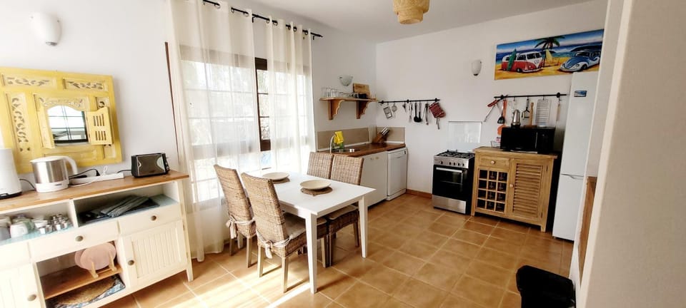 VillaTommy heated pool, hottub, fast wifi Villa in Lajares