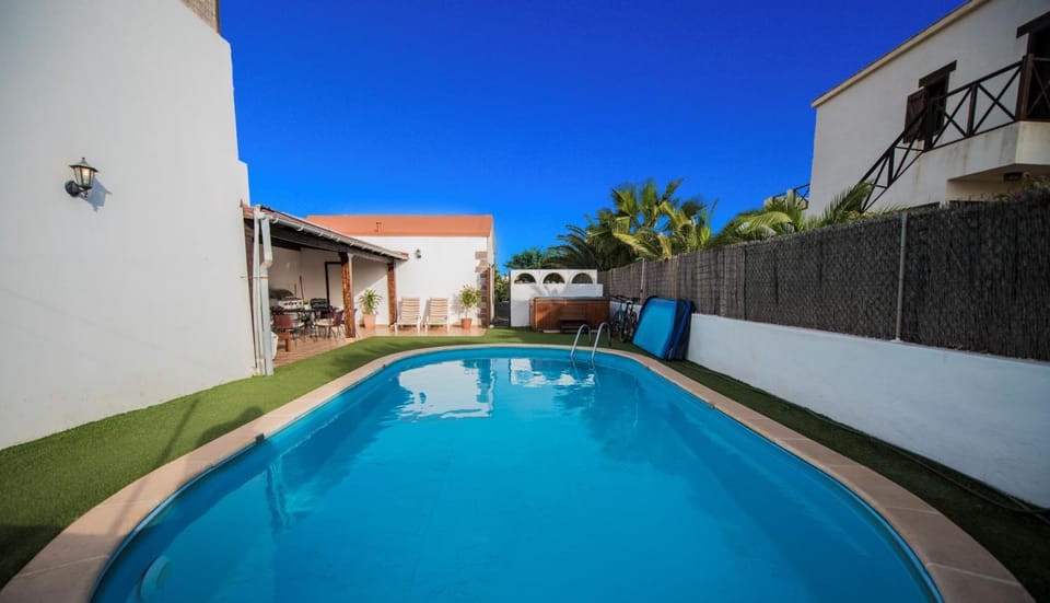 Facade/entrance, Spa and wellness centre/facilities, Swimming pool, Swimming pool