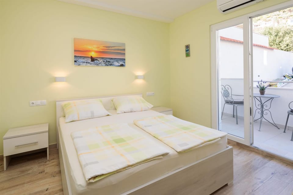 Bedroom, Bedroom
