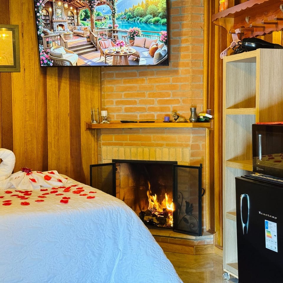 Bed, TV and multimedia