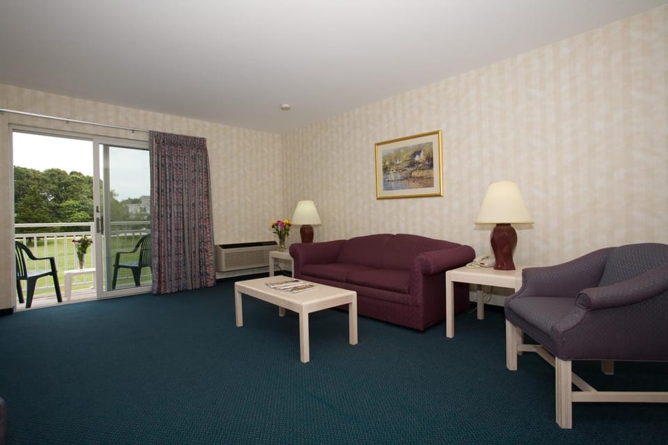 Winnapaug Inn Hotel in Misquamicut