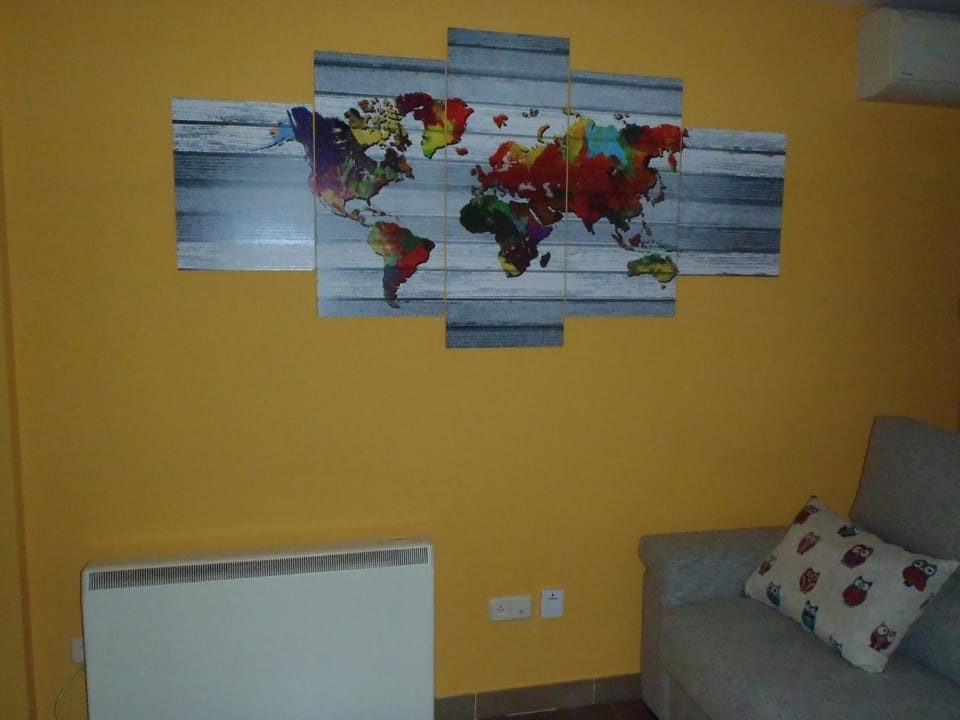 Communal lounge/ TV room
