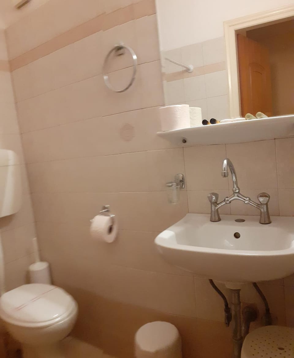 Hotel Themisto Hotel in Peloponnese, Western Greece and the Ionian