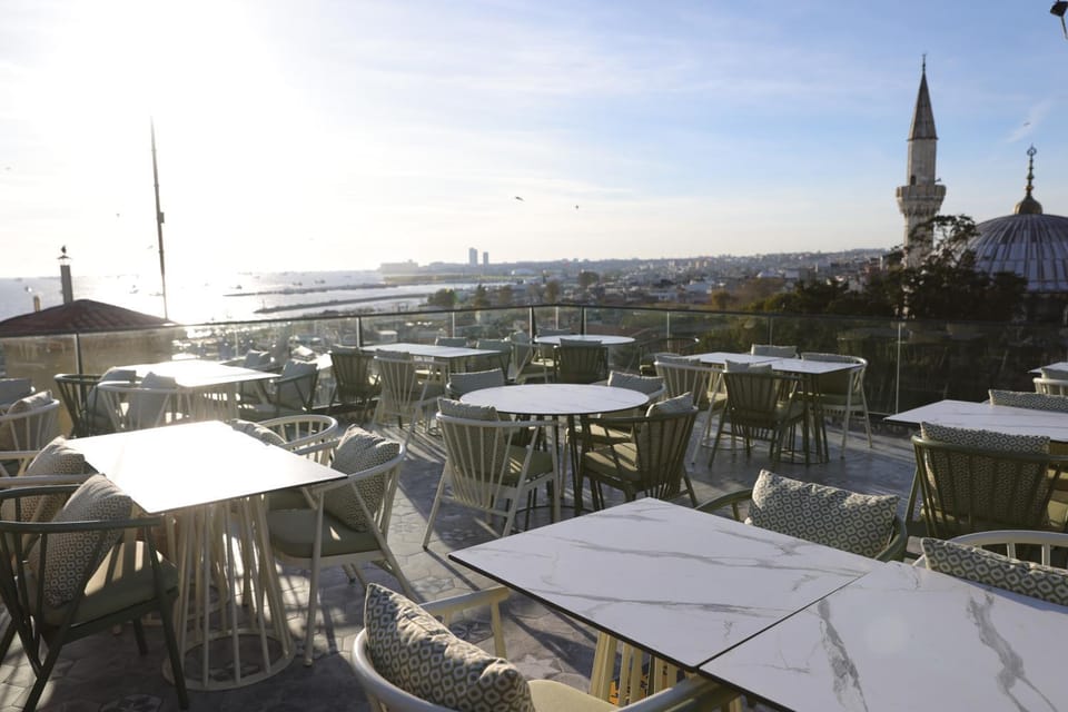 Restaurant/places to eat, Day, Natural landscape, Balcony/Terrace, Banquet/Function facilities, Sea view
