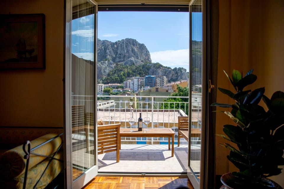Fabiene Familyholidays Deluxe Plus Apartment in Cefalu