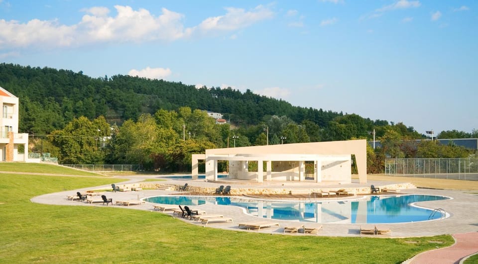 Swimming pool