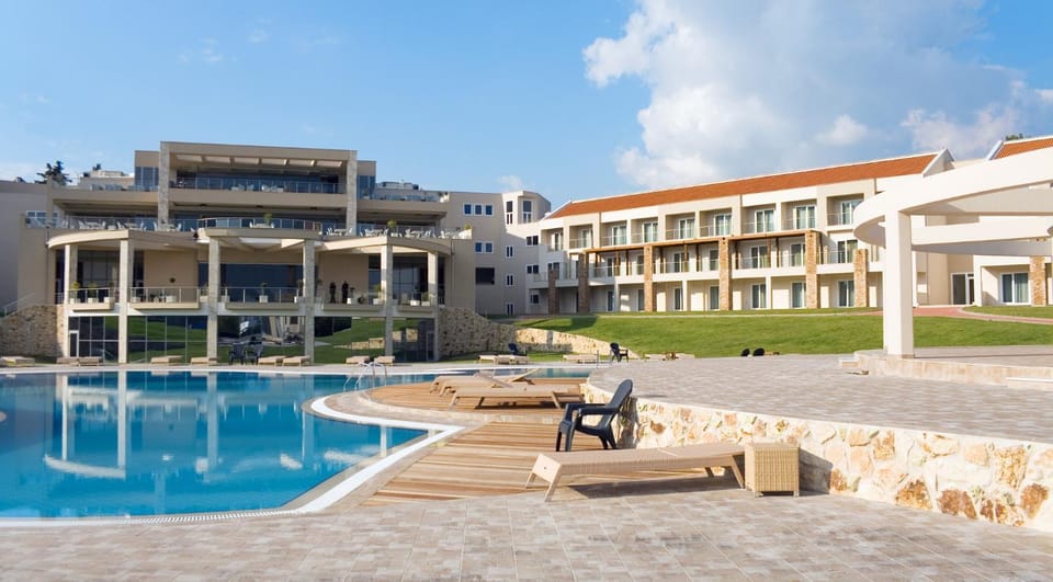 Facade/entrance, Swimming pool