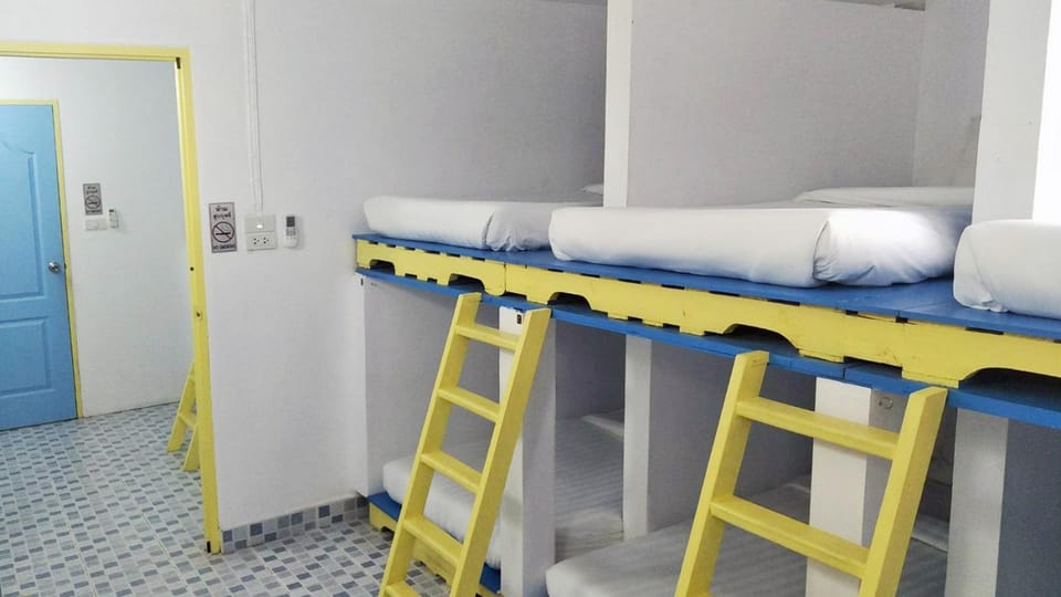 HuaHin Night Market Hostel Hostel in Hua Hin District