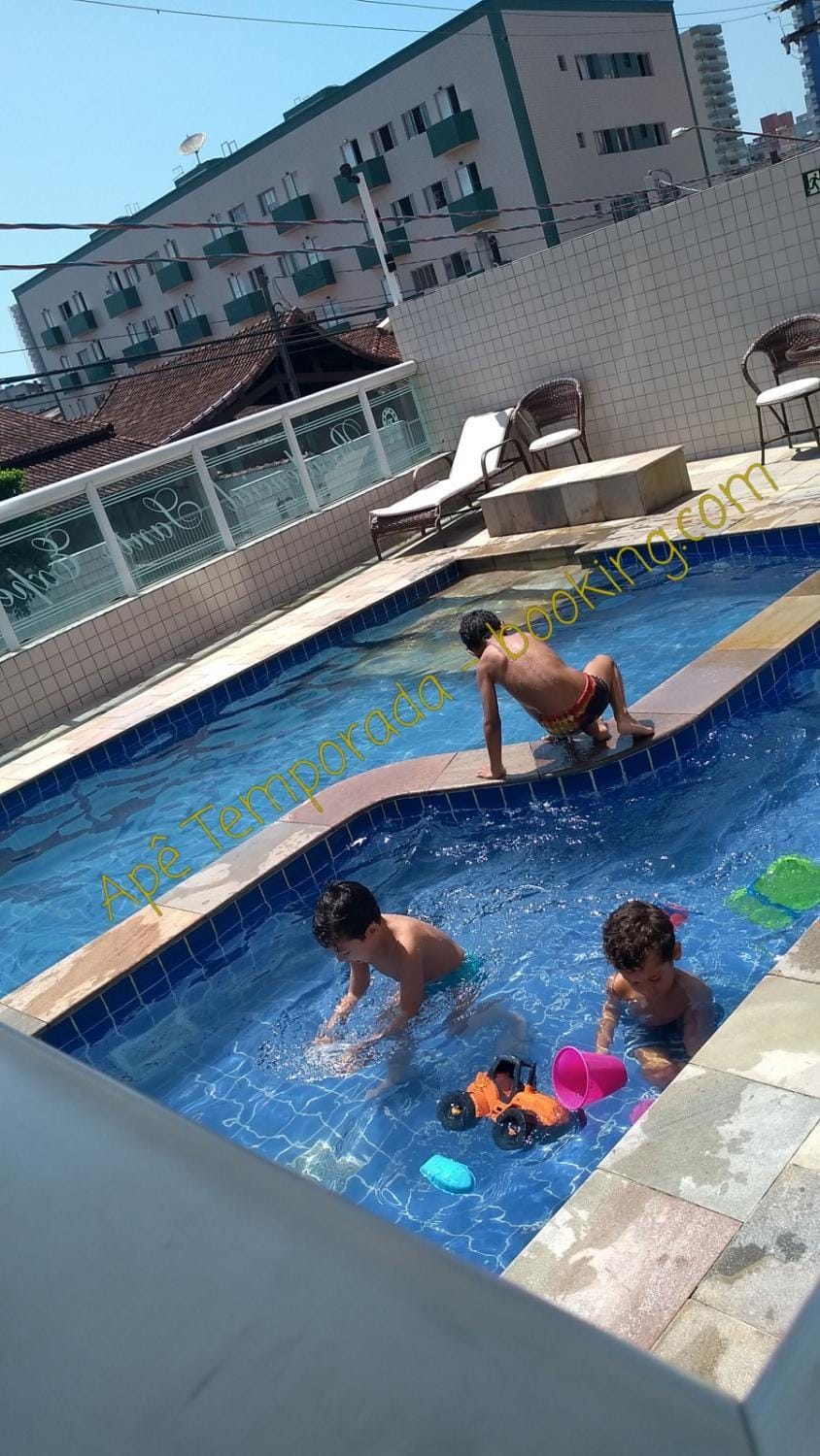 Swimming pool, children, Family
