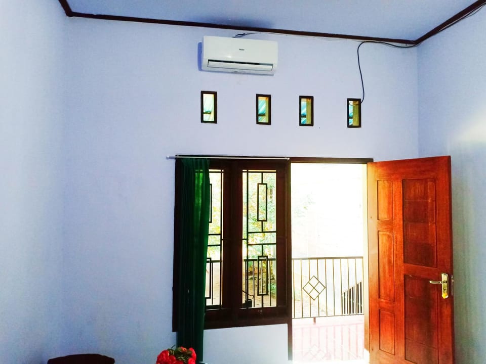 Sritanjung Homestay Bed and Breakfast in East Java