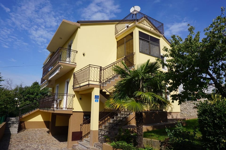 BBQ facilities, Living room, Seating area, air conditioner