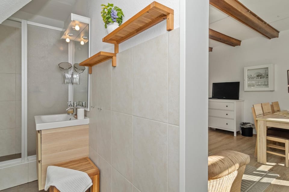 TV and multimedia, Dining area