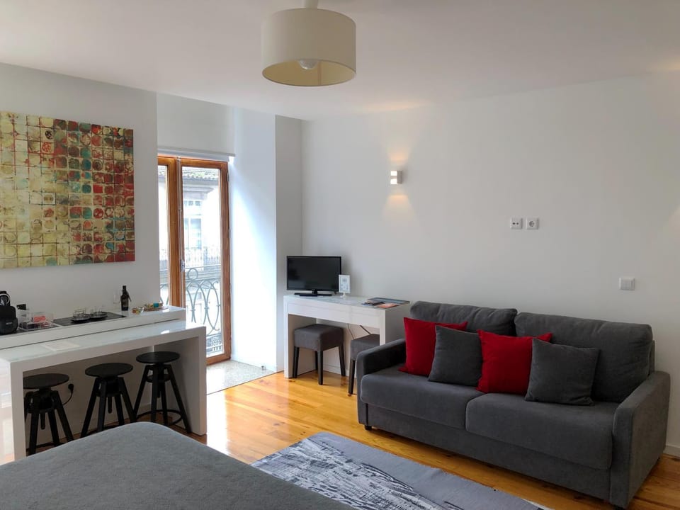 Communal lounge/ TV room, Coffee/tea facilities, Seating area, Dining area