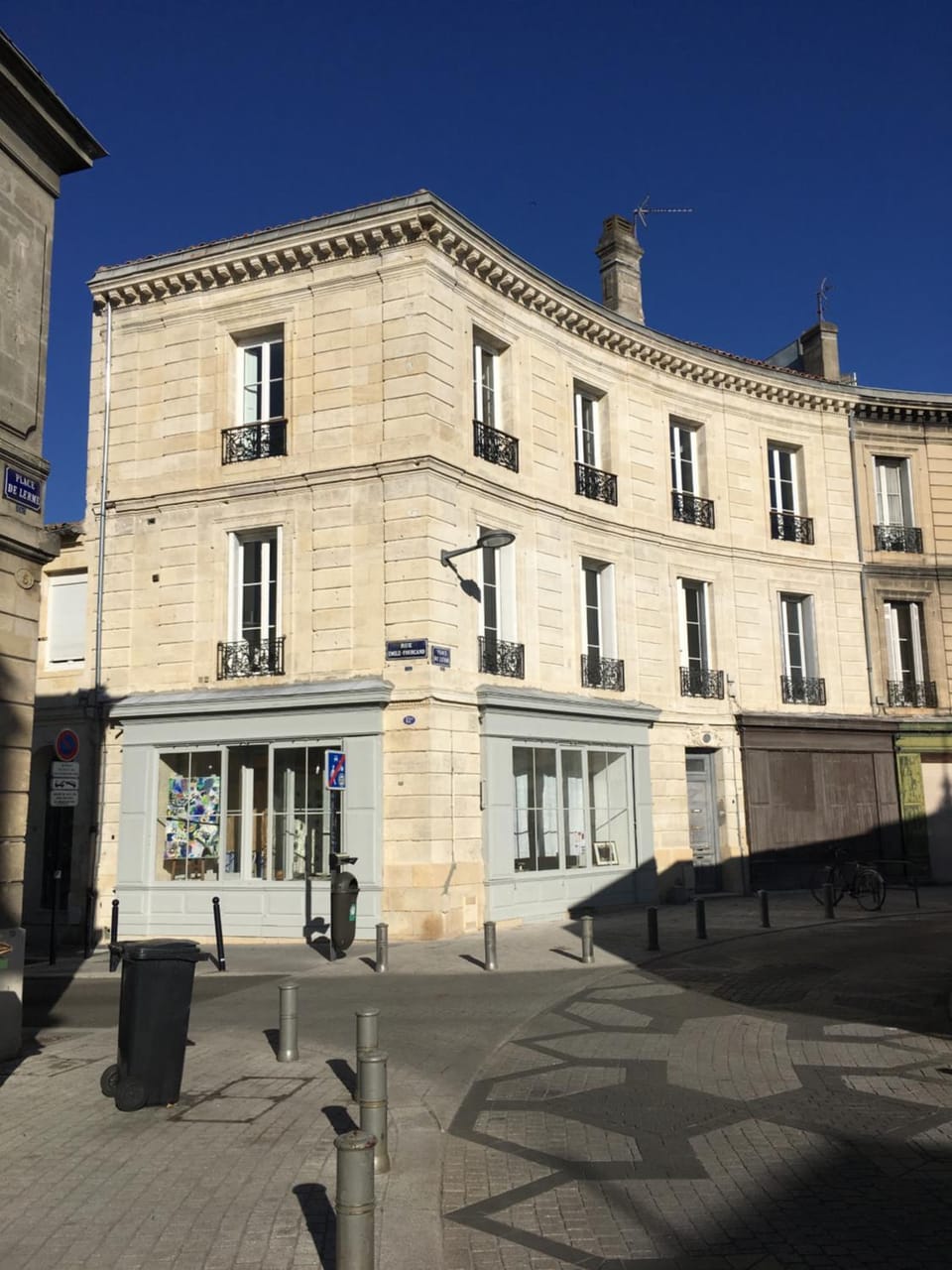 Facade/entrance