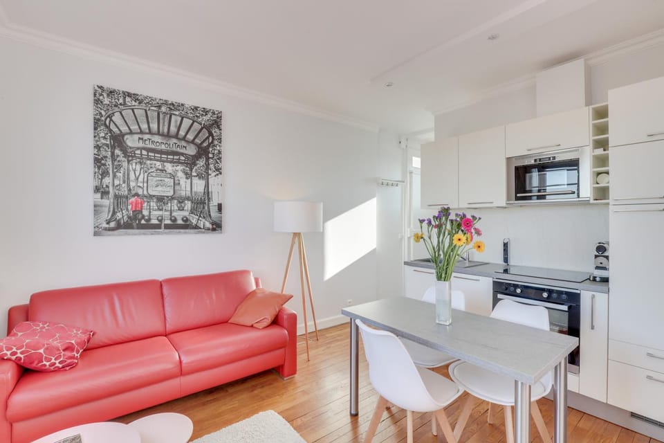 Eiffel Tower view + terrace Saint Germain des Pres Apartment in Paris