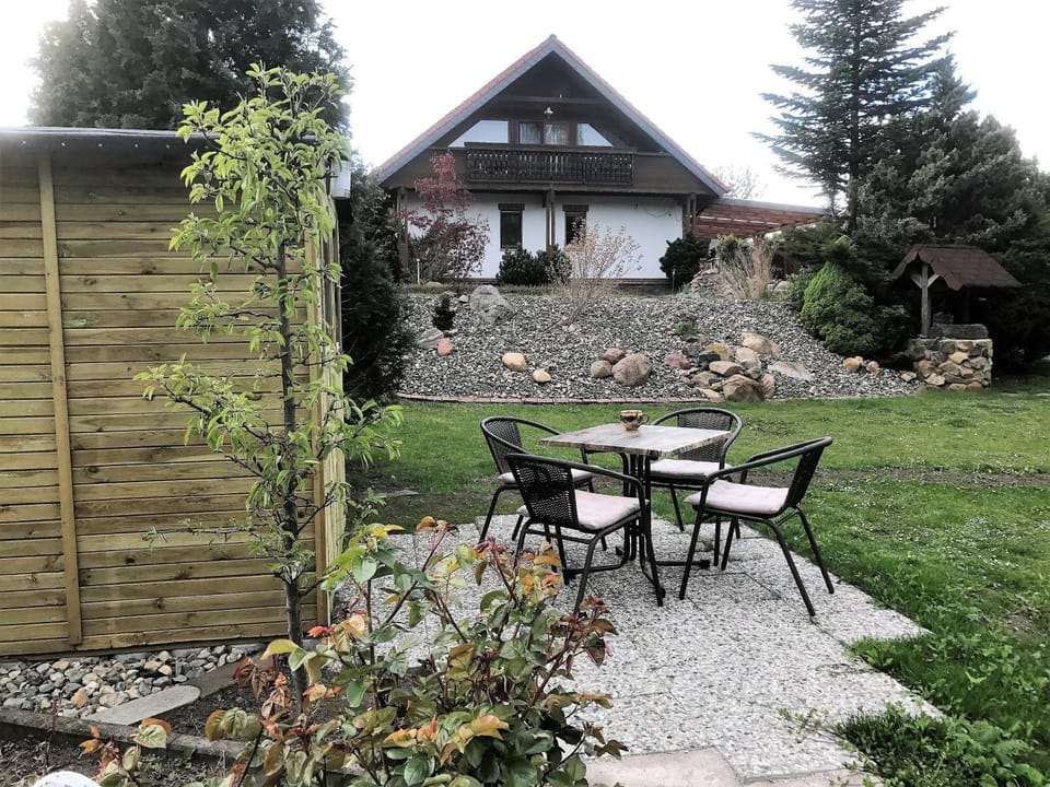 Property building, Garden