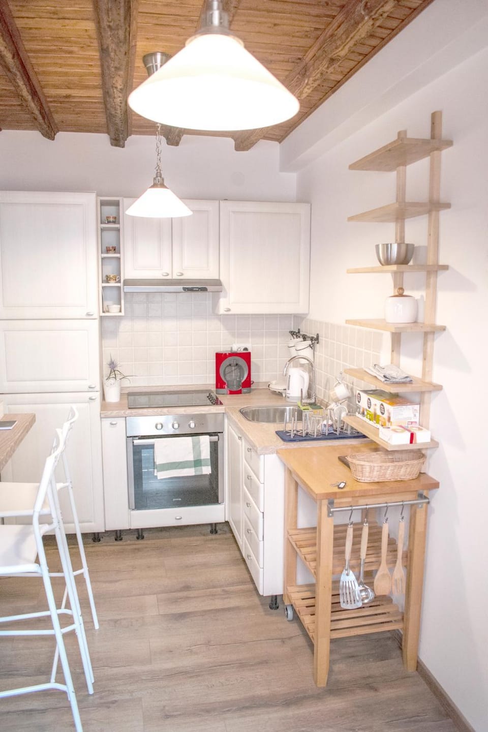 Kitchen or kitchenette, Dining area, pet friendly, stove