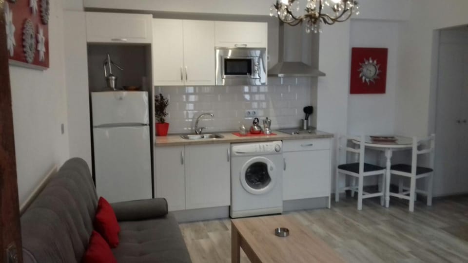 Kitchen or kitchenette, Living room, Dining area