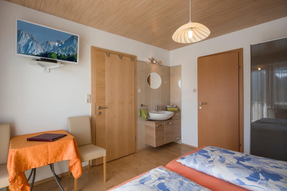 Haus Enzian Bed and Breakfast in Tyrol