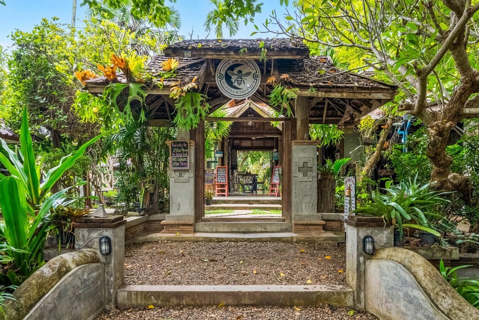 Buzzas @ Pai Chan Hostel in Thailand