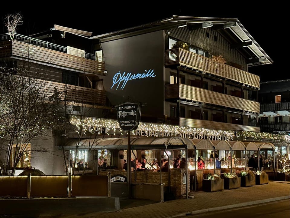 Property building, Restaurant/places to eat, Night