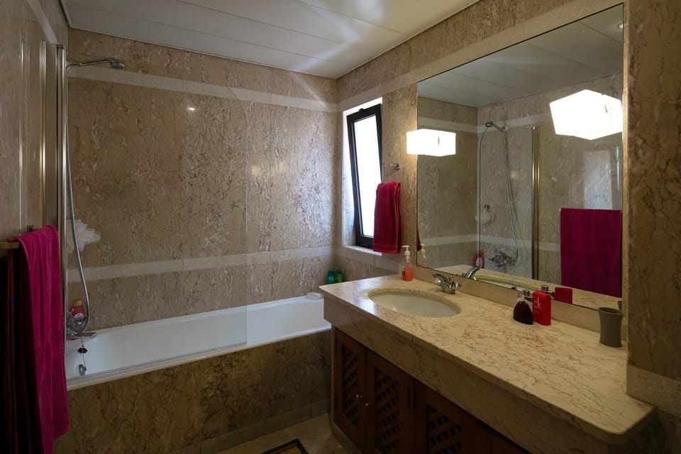 Funchal Bay View Holiday Rental Apartment in Funchal