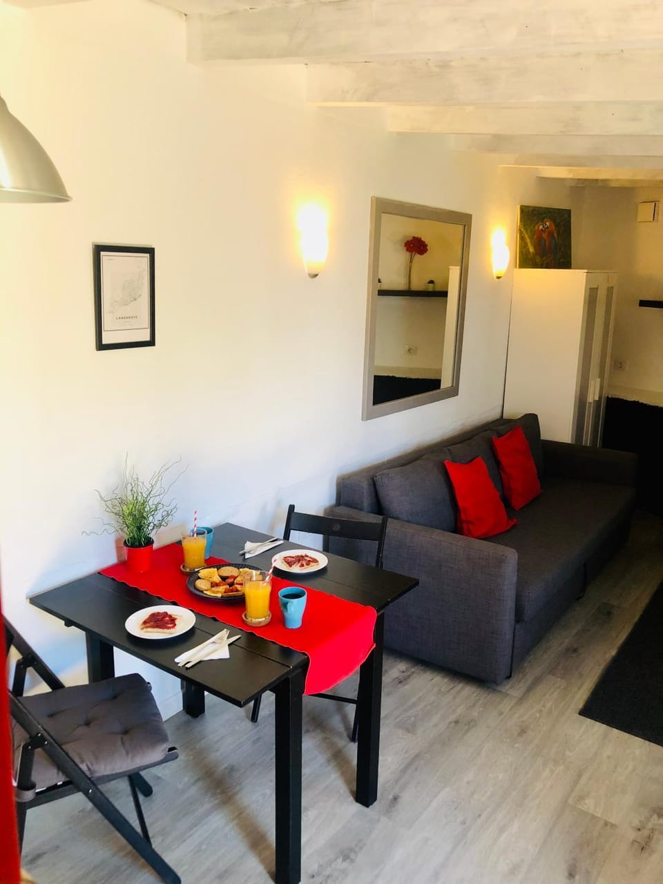 Seating area, Dining area
