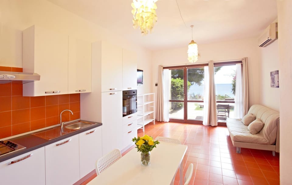 Patio, Kitchen or kitchenette, Living room, Dining area