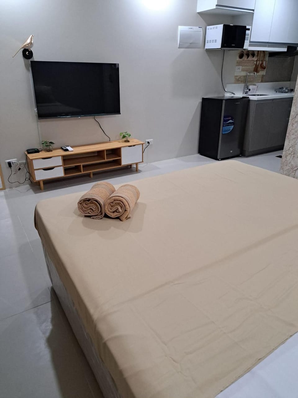 Ezeniel's Place at Horizons 101 Condominium Apartment in Lapu-Lapu City