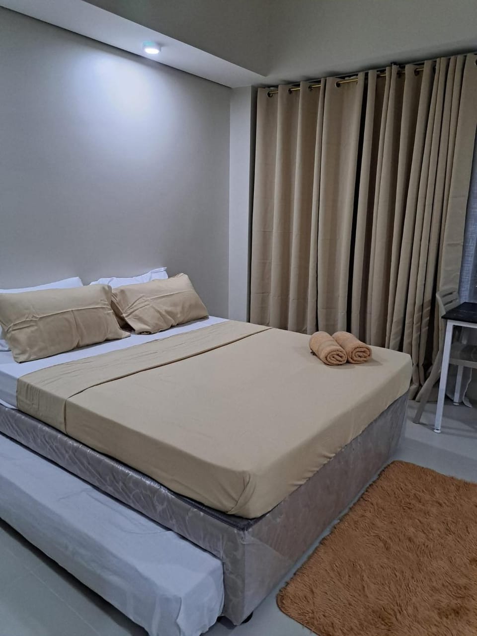 Ezeniel's Place at Horizons 101 Condominium Apartment in Lapu-Lapu City