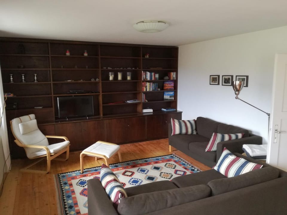 Living room, Photo of the whole room, Seating area, Garden view, Mountain view