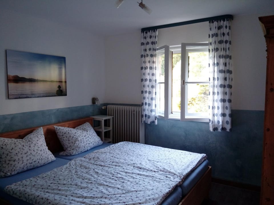 Bed, Photo of the whole room, Bedroom, Garden view