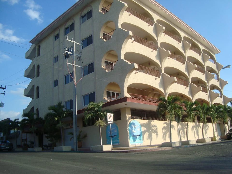 Property building, Day