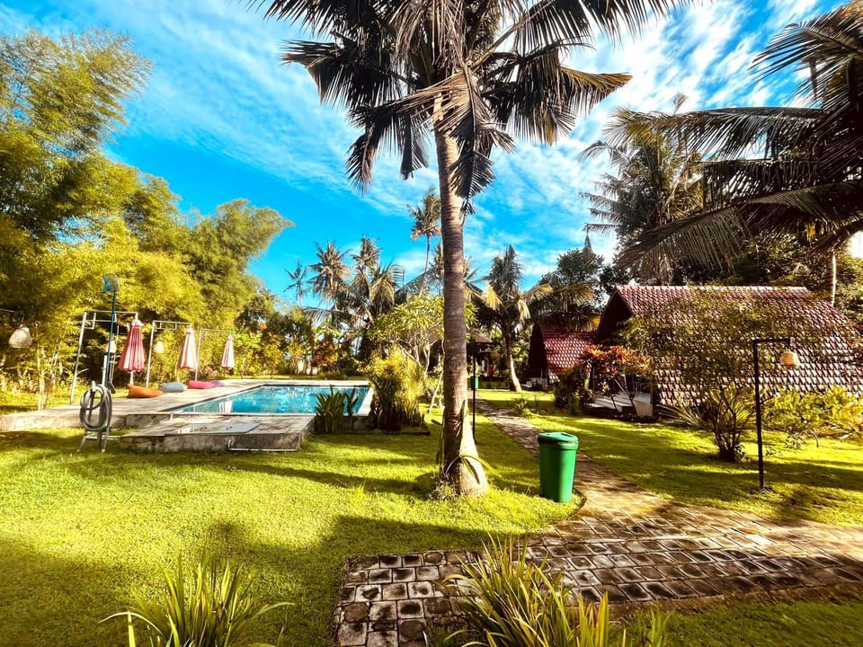 Swimming pool