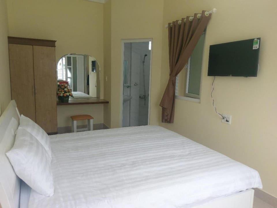 ST. Dong Tam Guesthouse Bed and Breakfast in Dalat