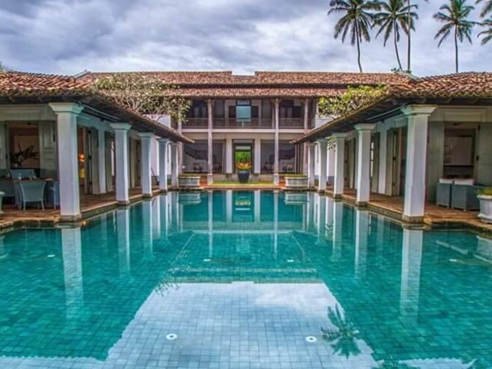 Property building, Day, Pool view, Swimming pool