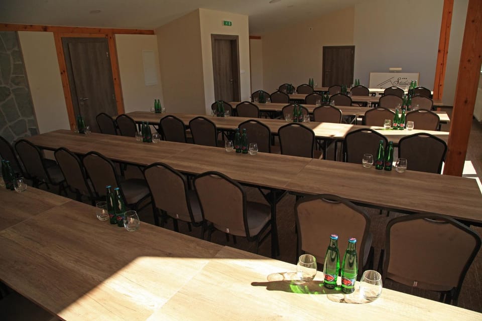 Meeting/conference room