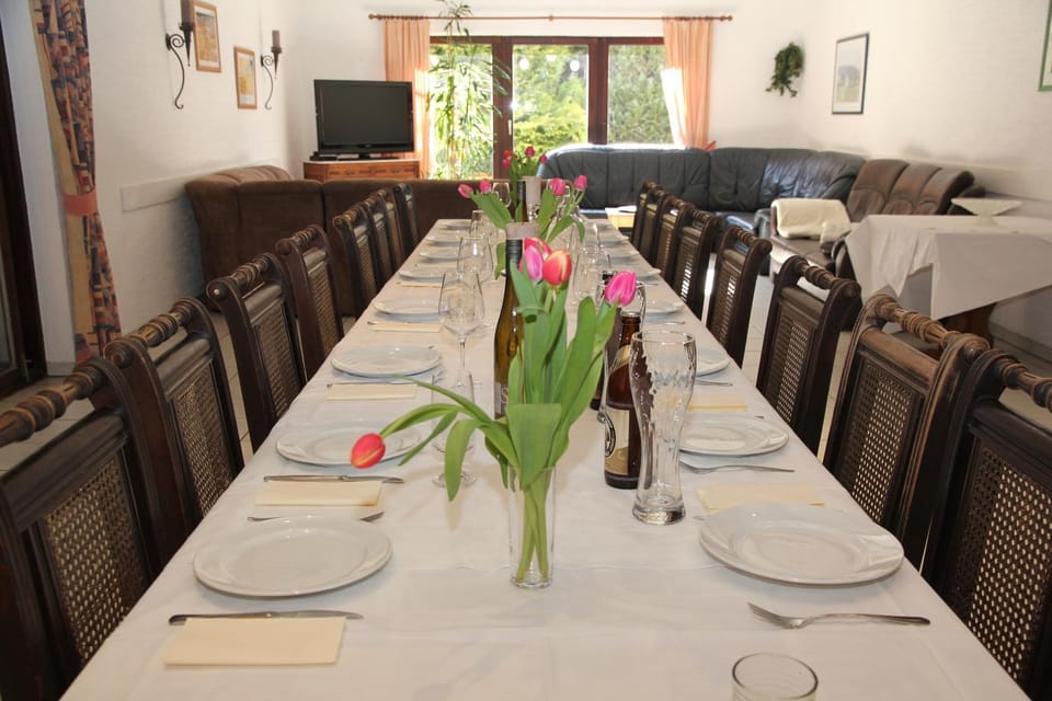 TV and multimedia, Living room, Dining area