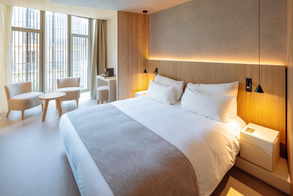 Bed, Area and facilities