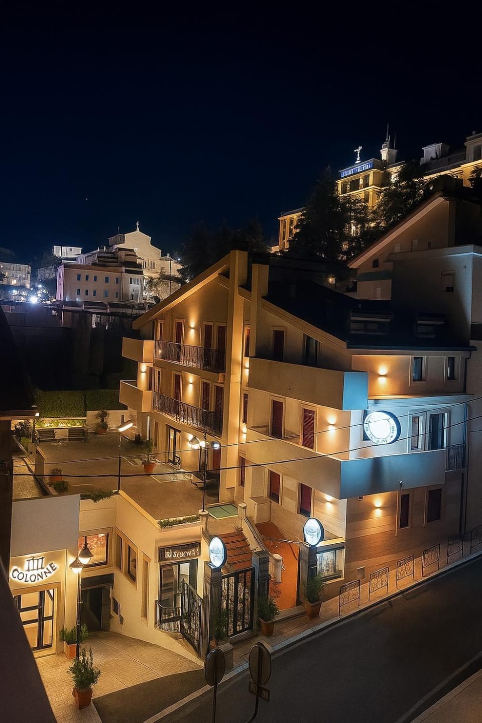 Property building, Facade/entrance